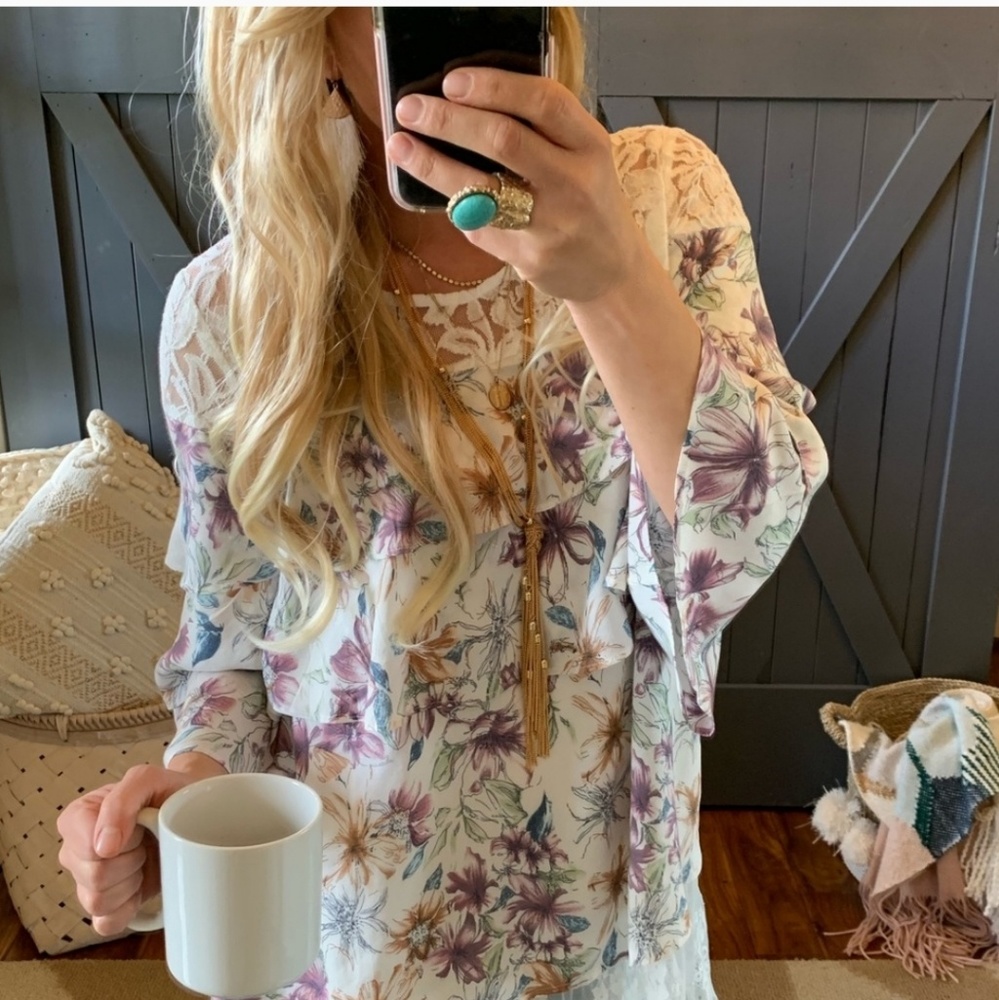Spring Floral Lace Boho Blouse - Picture 4 of 9